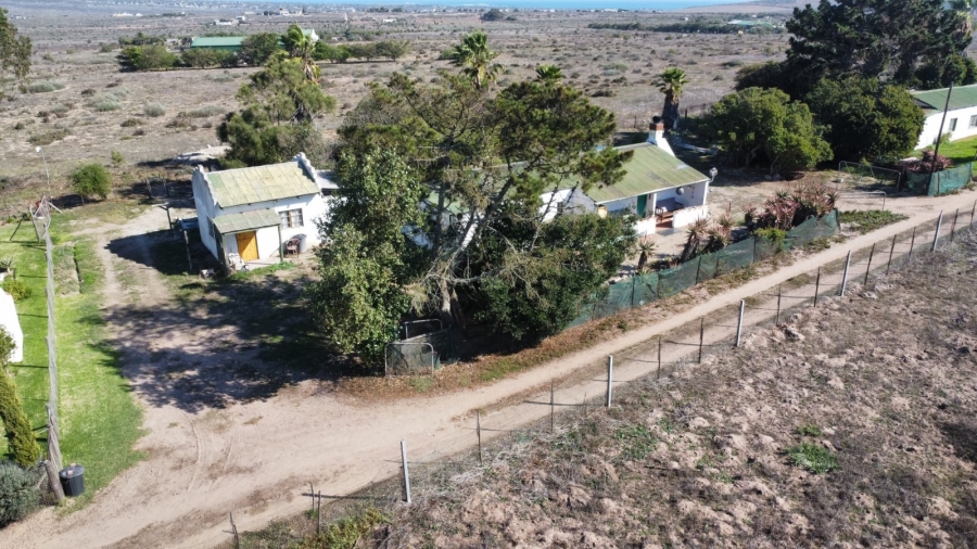 18 Bedroom Property for Sale in Trekoskraal Western Cape